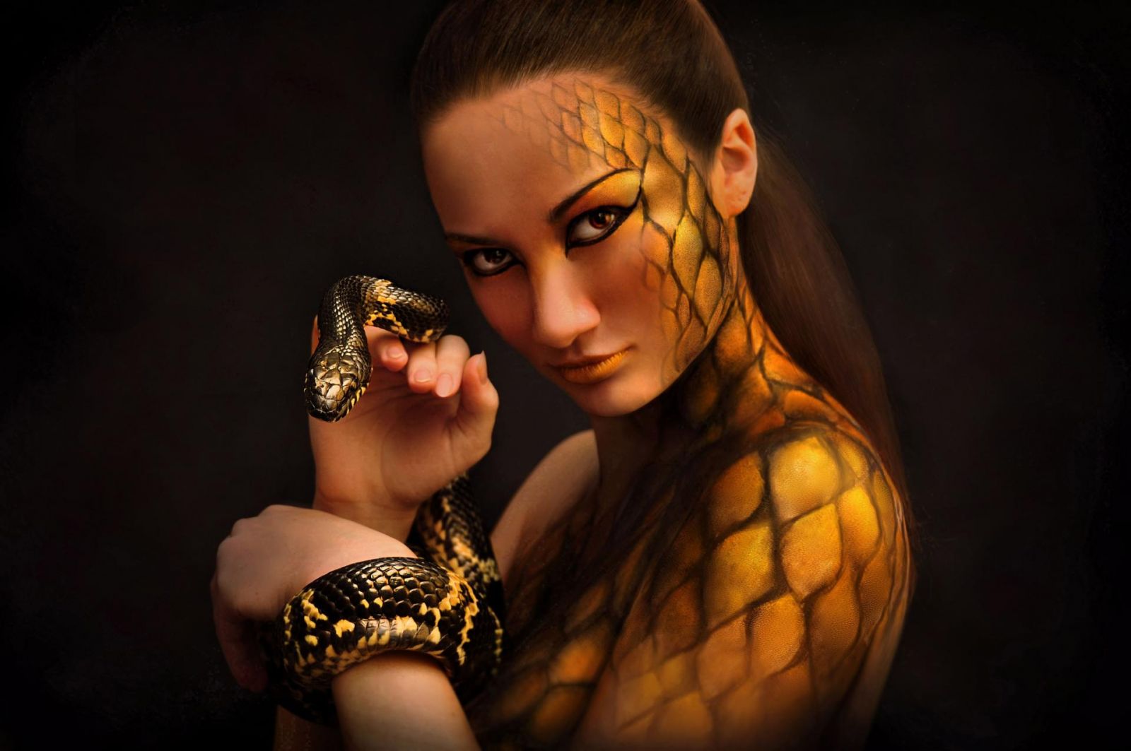 жената като змия