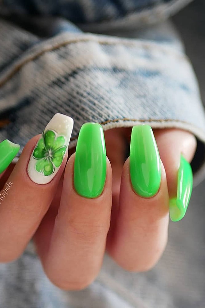 летен маникюр детелина